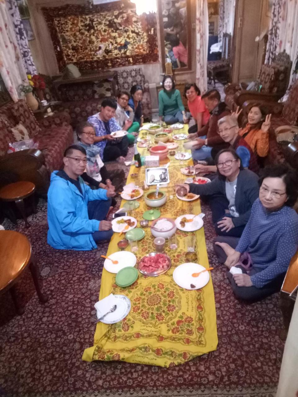 年青的沙扎达集团船屋酒店 Srīnagar 外观 照片